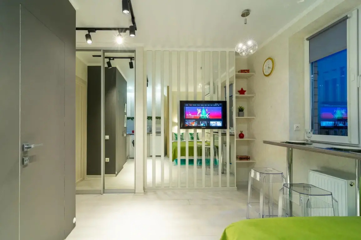 Апартаменты Студия Малахит с Парящей Кроватью