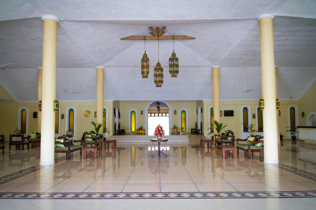 Отель Flamingo Beach Resort & Spa