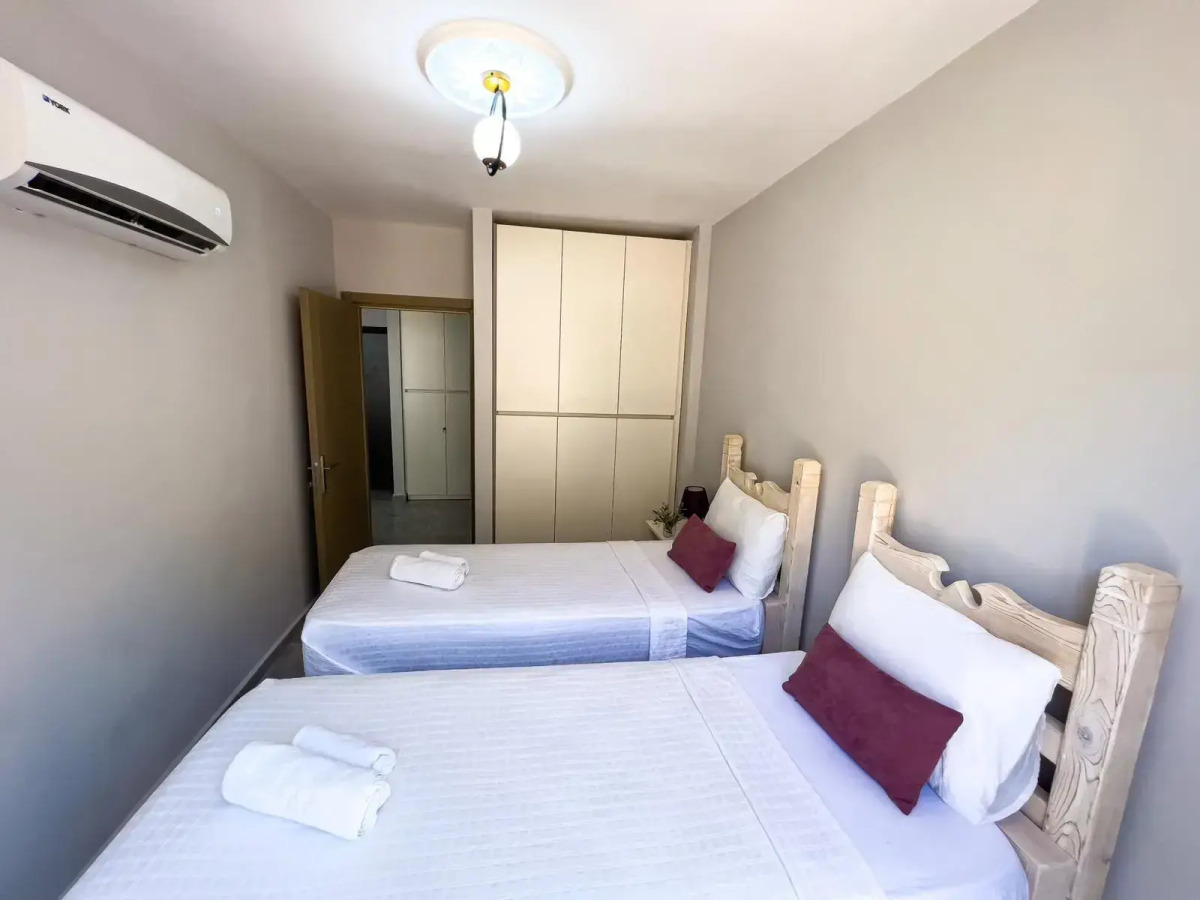 Just Dream Suites Hotel