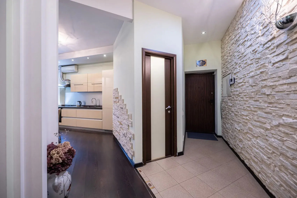 Апартаменты Пять Звёзд Большая с Кондиционерами и камином