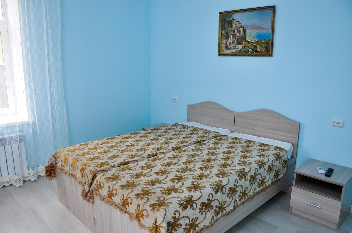 Отель Радужная