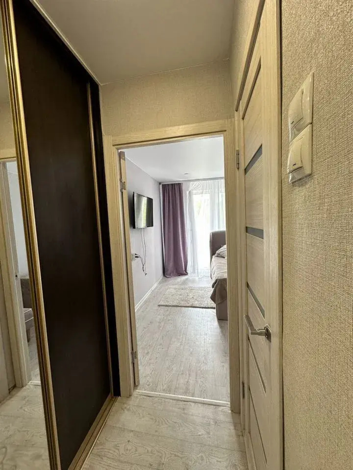 Квартира на улице 50 лет Октября 203/1