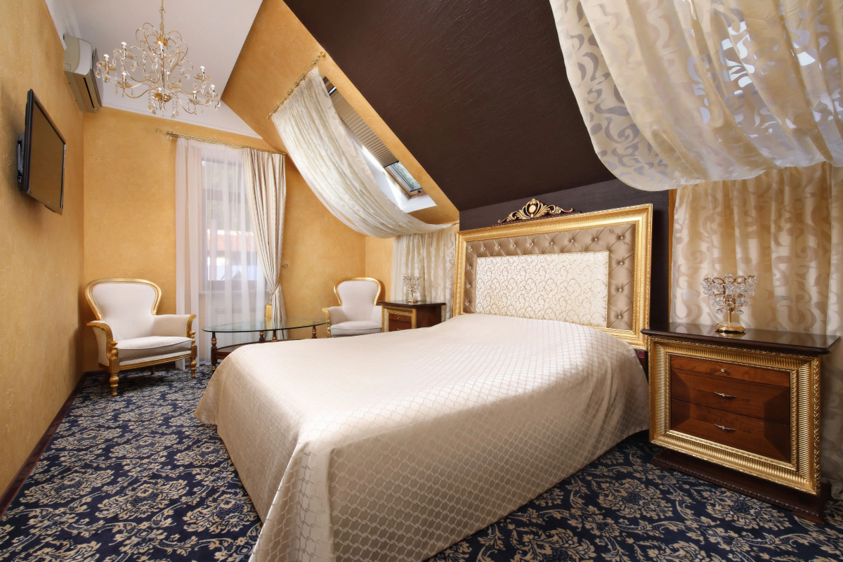 Домбай Пэлас