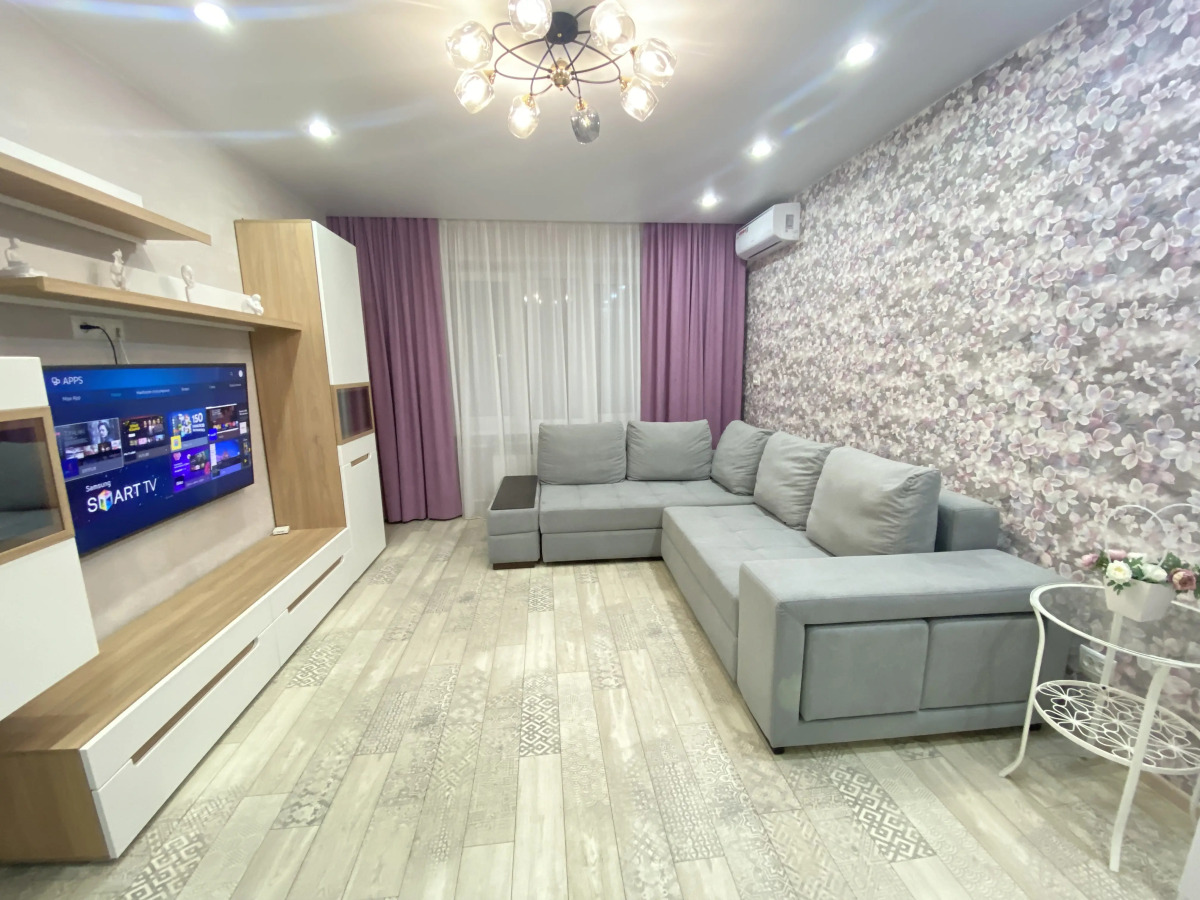 Апартаменты Семейные трехкомнатные на Свердлова