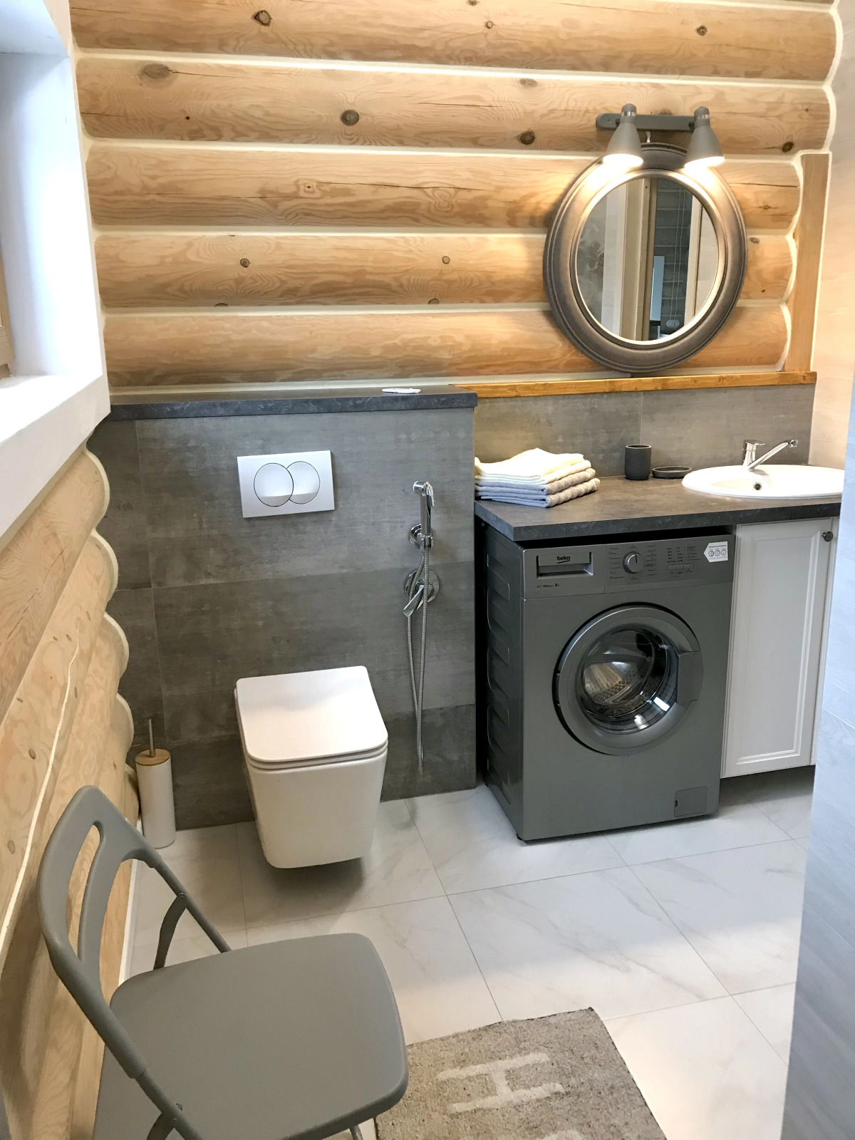 Шале на Скале с Видом на Озеро