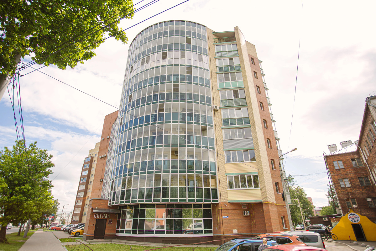 Апартаменты Ук Атмосфера Биpюза и coлнцe в Иcтopическом Центpе Яpославля