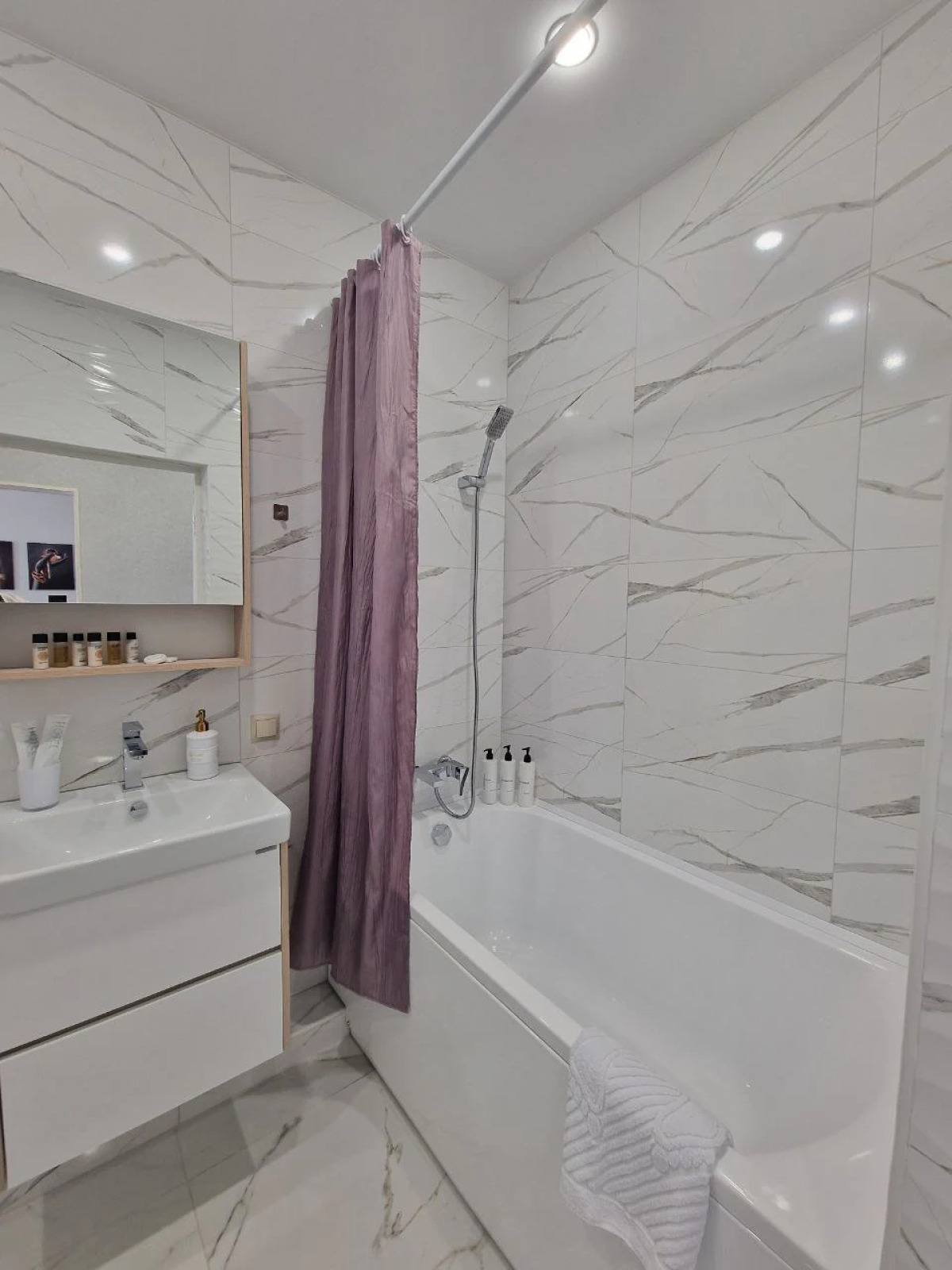 Квартира Flatirini с панорамными окнами в ЖК Весна