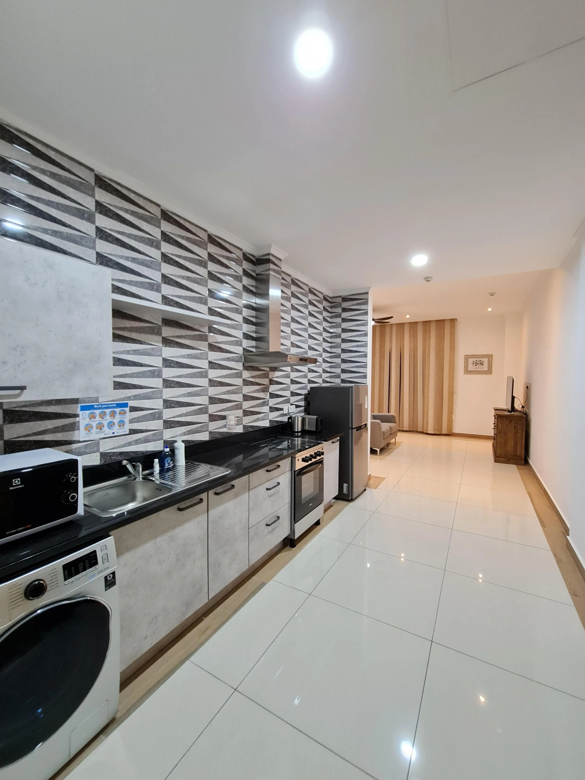 Апарт-отель Royale Suites Luxury Apartment