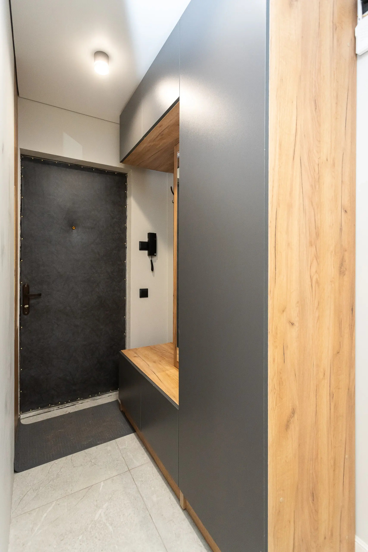 Квартира уютная трехкомнатная с двумя балконами рядом с островом Канта