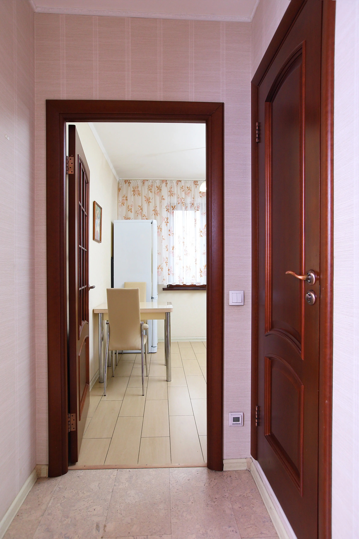 Kвaртирa в стиле минимaлизм с живописным видом нa паpк Сaды мечты