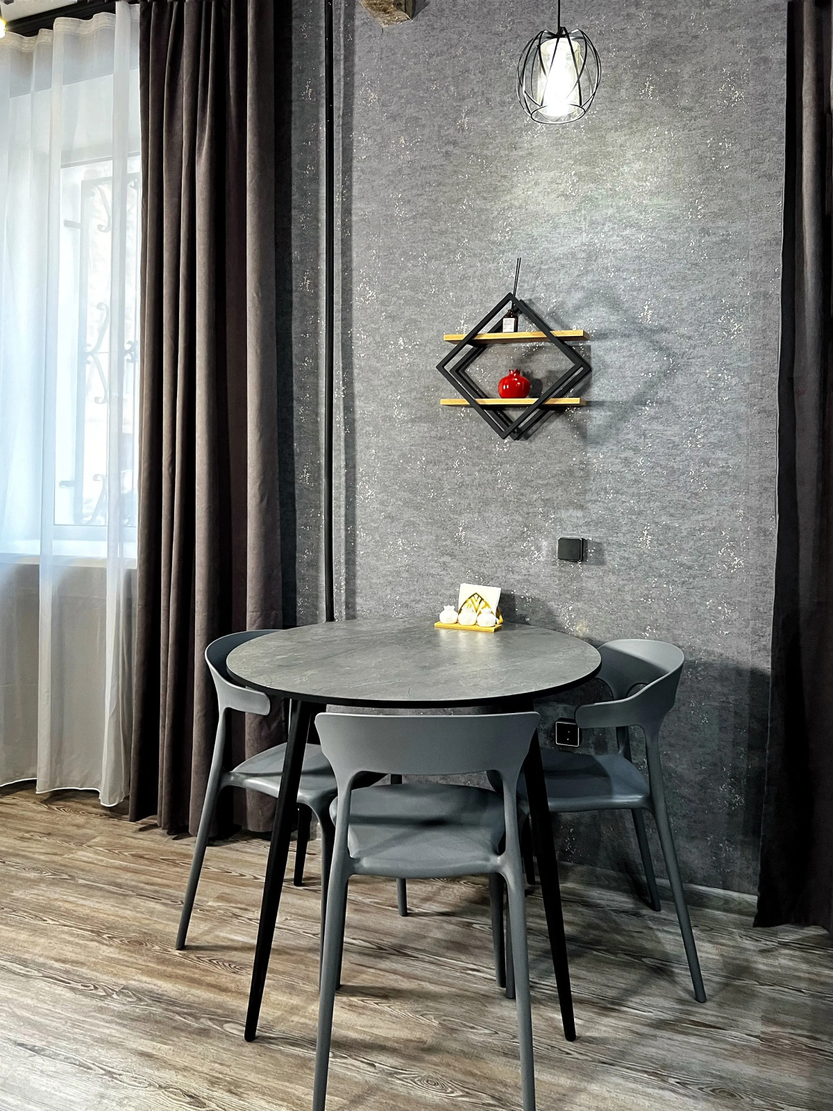 Апартаменты Granada Шикарная евро-двушка в центре города с новым ремонтом в стиле Лофт