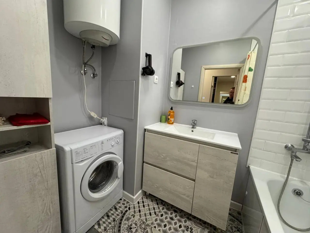 Квартира Новая однокомнатная квартира возле ТРЦ Аура