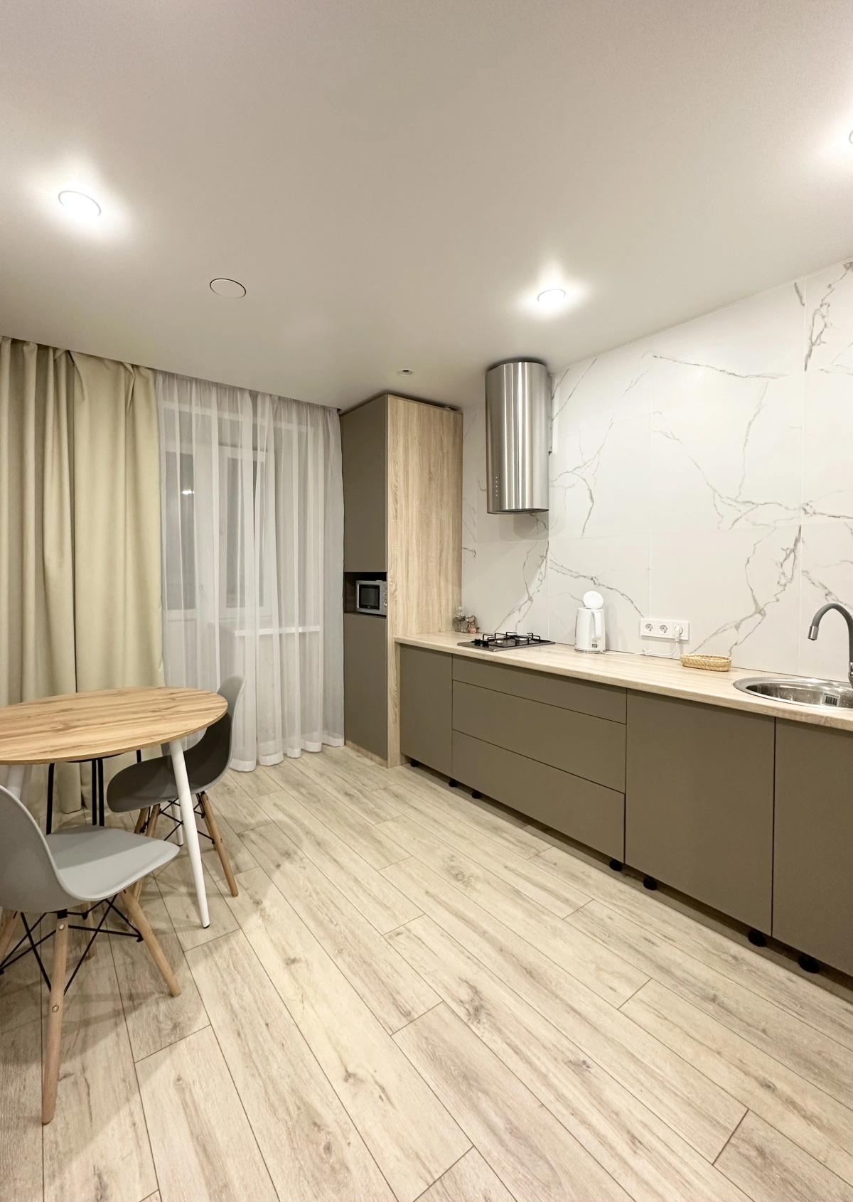 Апартаменты Современная DejaVu в Новом ЖК в Центре Города