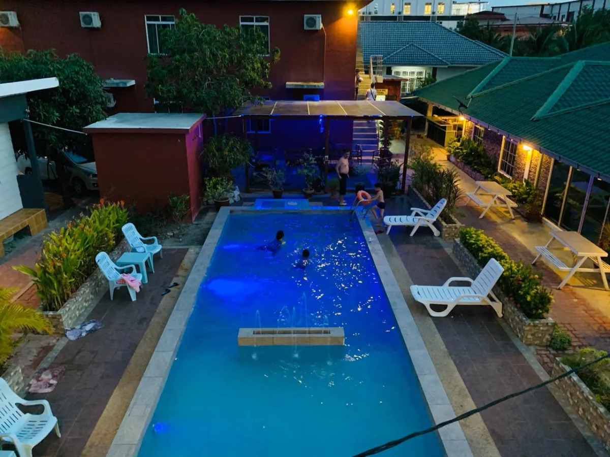 Отель Dlima Beach Inn Langkawi