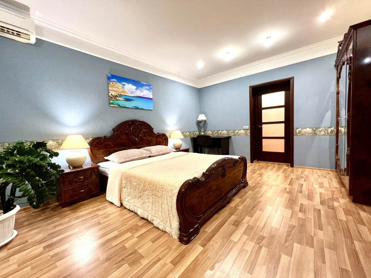 Просторные двухкомнатные Апартаменты в ЖК Камелот рядом с Набережной р. Волга (Садовая 335)