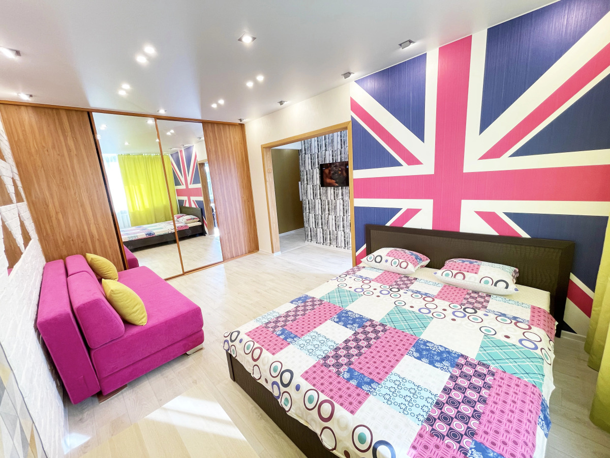 Апартаменты Люкс с Джакузи на Иртышской Набережной 27