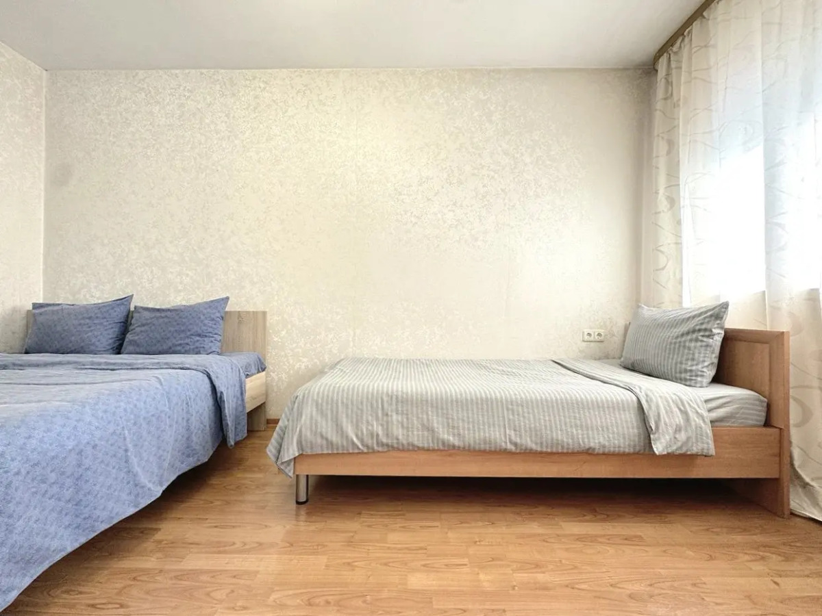 Квартира Двухкомнатная с Балконом и Кондиционером в Центре на Весенней