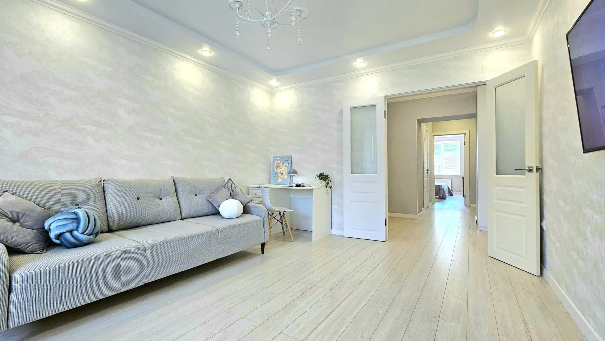 Квартира Urban Apartments 2-х комнатная рядом с метро и базой отдыха у леса