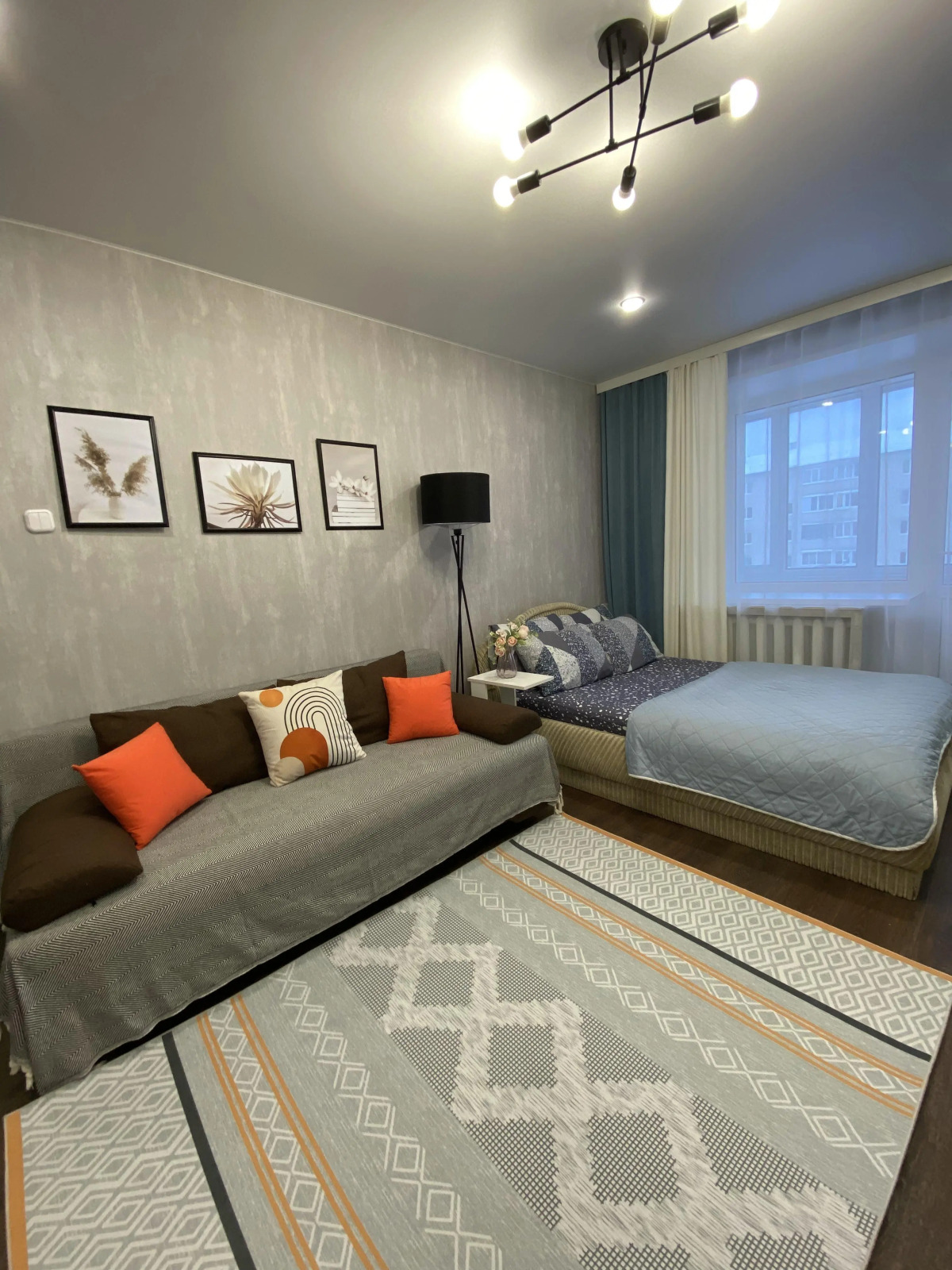 Апартаменты Современная 2 комнатная квартира в шаговой доступности от РКБ (больницы)