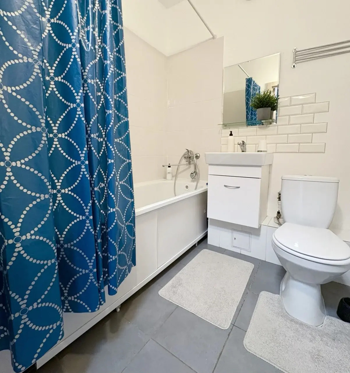 Апартаменты 461 Академика Парина 41