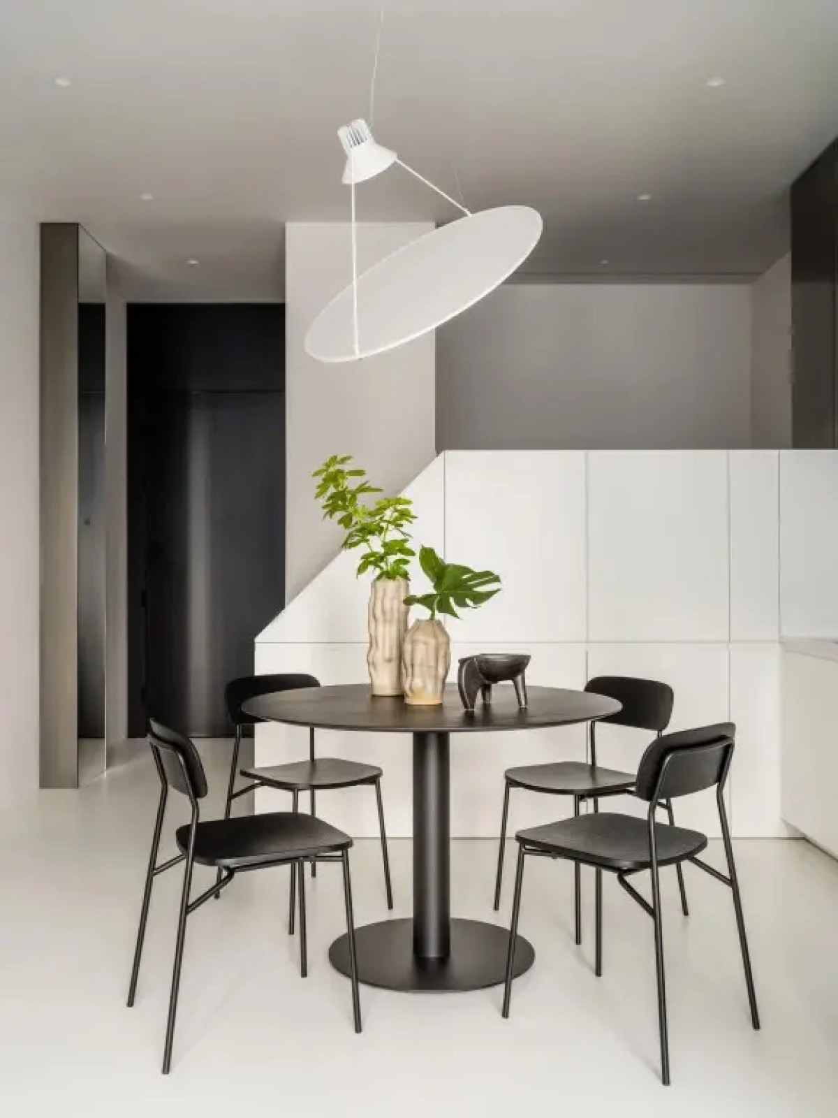 Стильный апартамент с видом на башни на 39 этаже