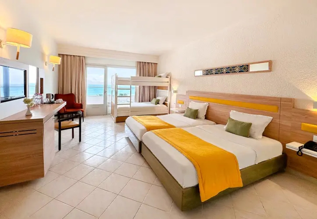 Отель Sol Azur Beach