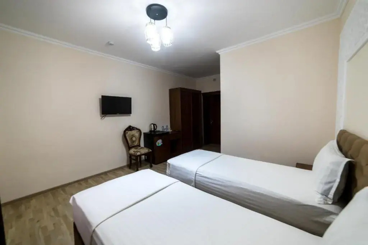 Отель Khans Palace