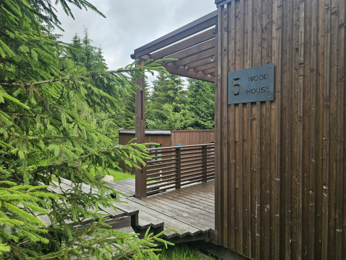 Коттедж Черничный Склон Wood House