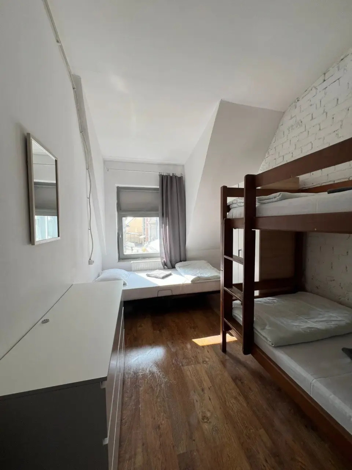 Хостел Петя и Волк