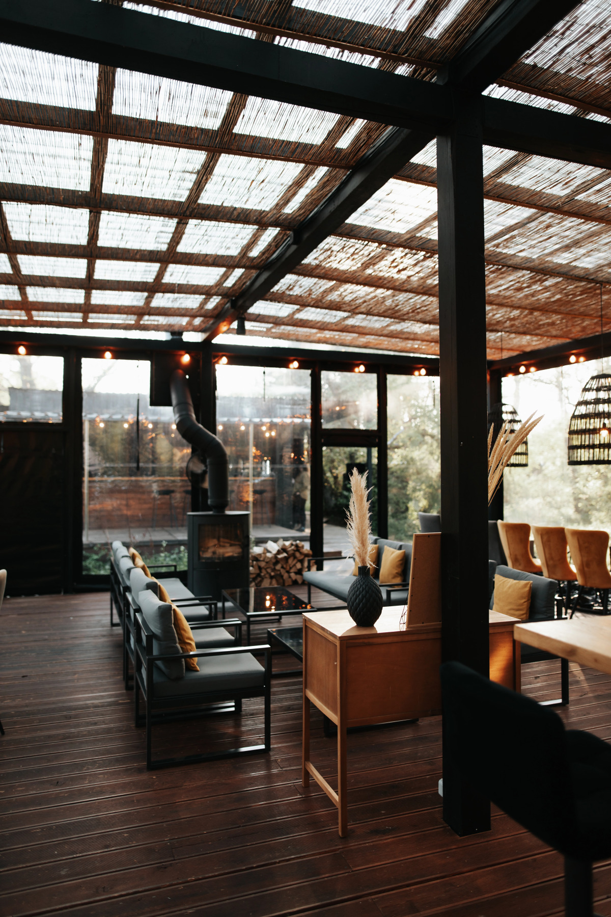 Поляна Глэмпинг, 1-я линия моря (12+)