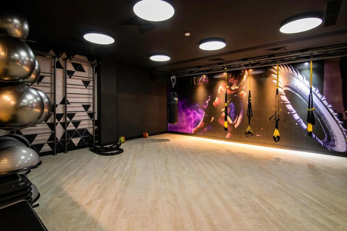 Отель Ramada and Suites by Wyndham Yerevan