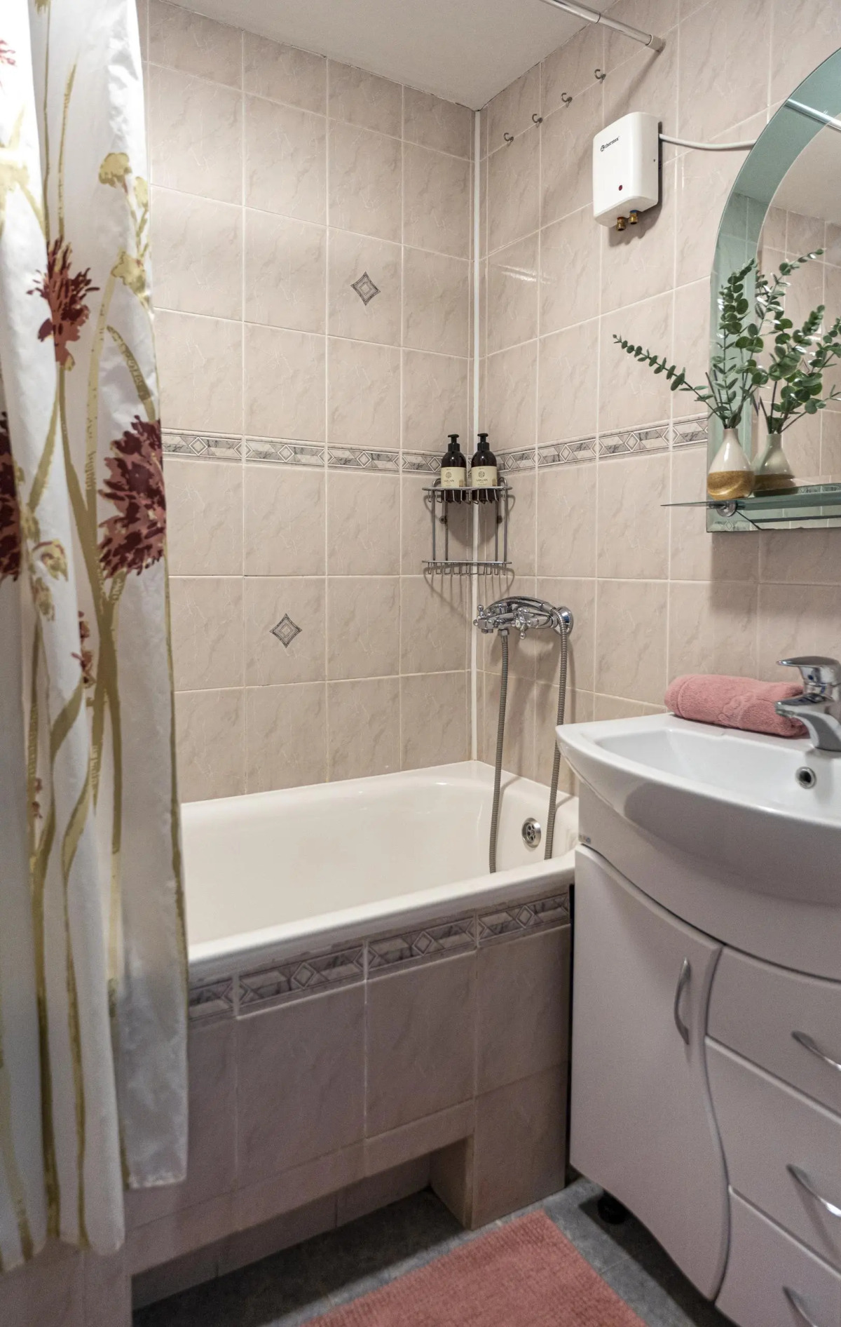 Апартаменты трёхкомнатные рядом с рыбной деревней