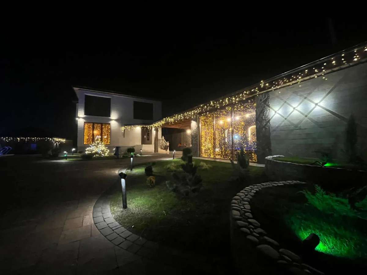 Частный Дом в Горах с Бассейном