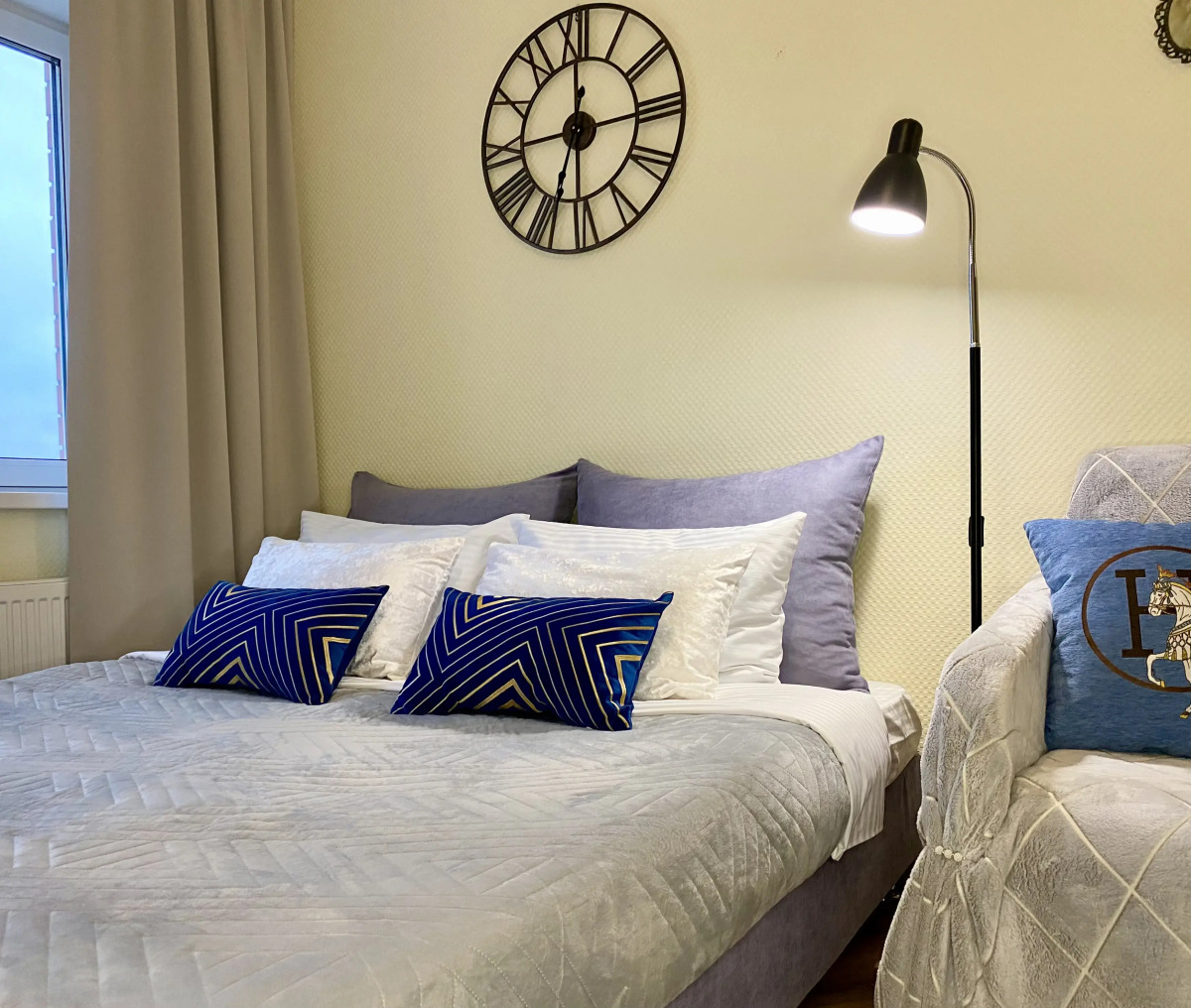 Апартаменты Версаль на Космонавтов