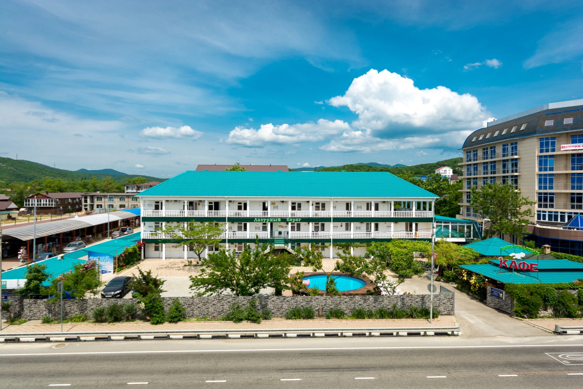 Курортный отель Лазурный берег