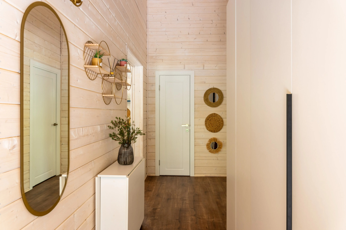 Частный дом в еловом лесу