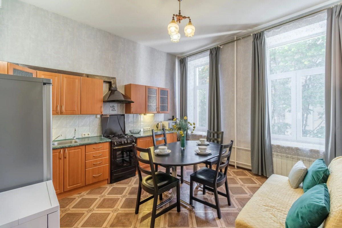 Апартаменты Видовые у Казанского собора 2 спальни 2 сан.узла 12 гостей