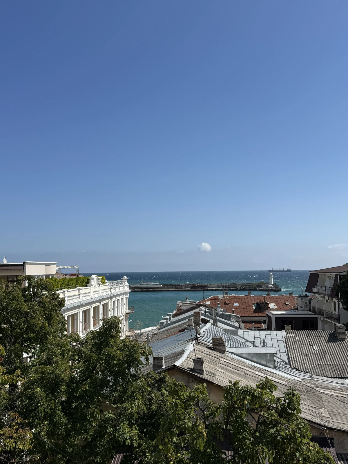 Квартира Видовая двухкомнатная Люкс с балконами на Набережной Ялты