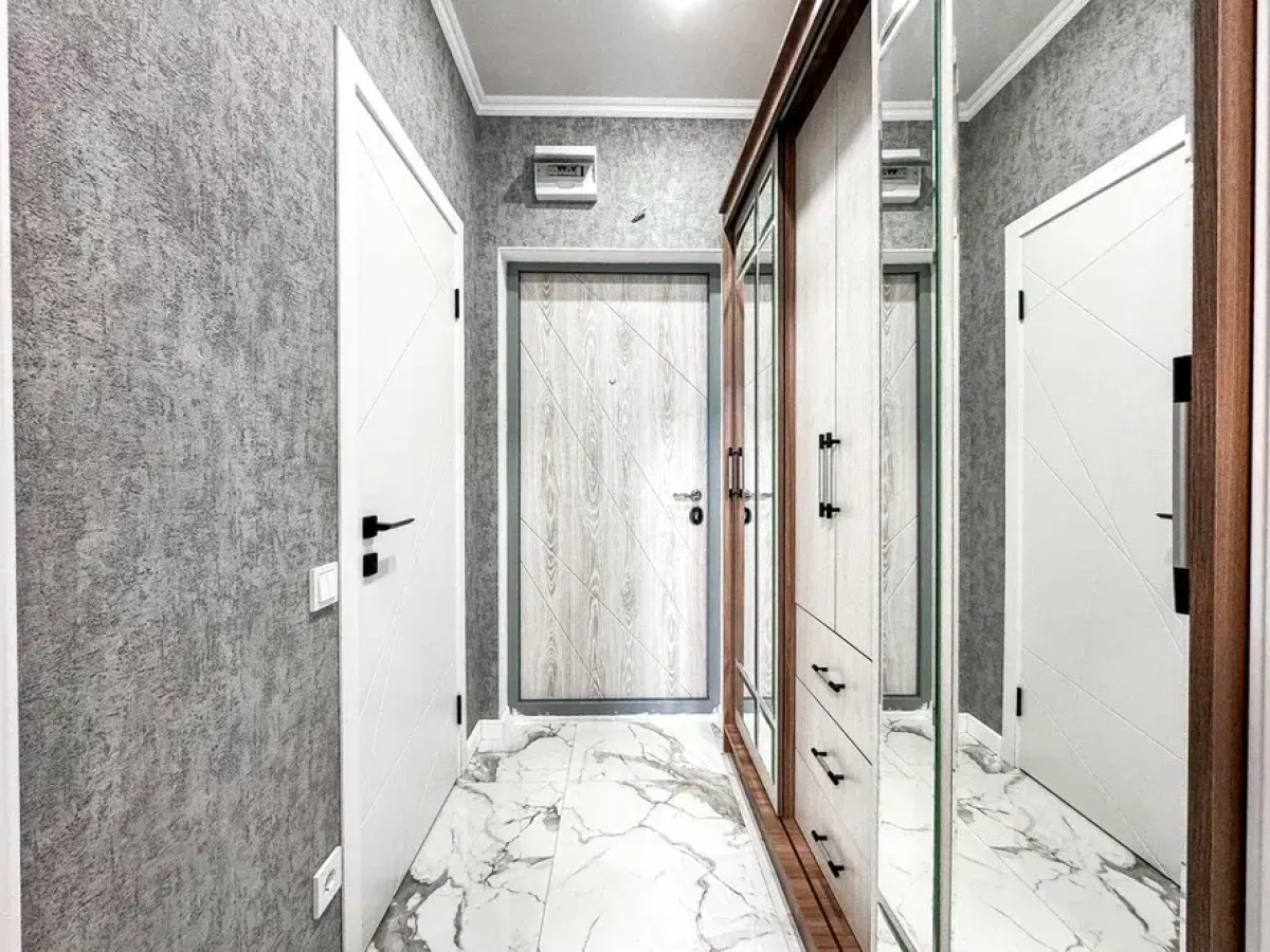 Квартира Уютная студия с балконом в новом доме Крымск Хоум