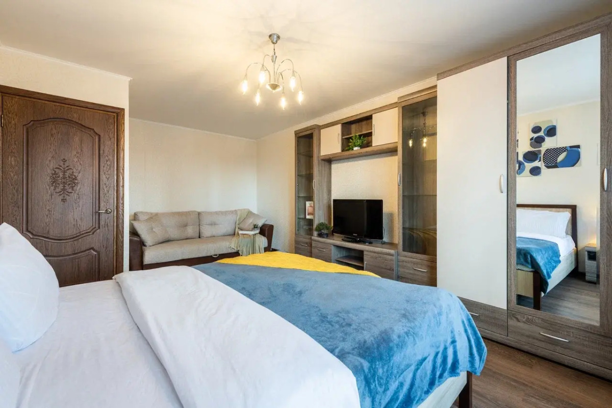 Апартаменты улучшенные Natali на метро Академика Янгеля