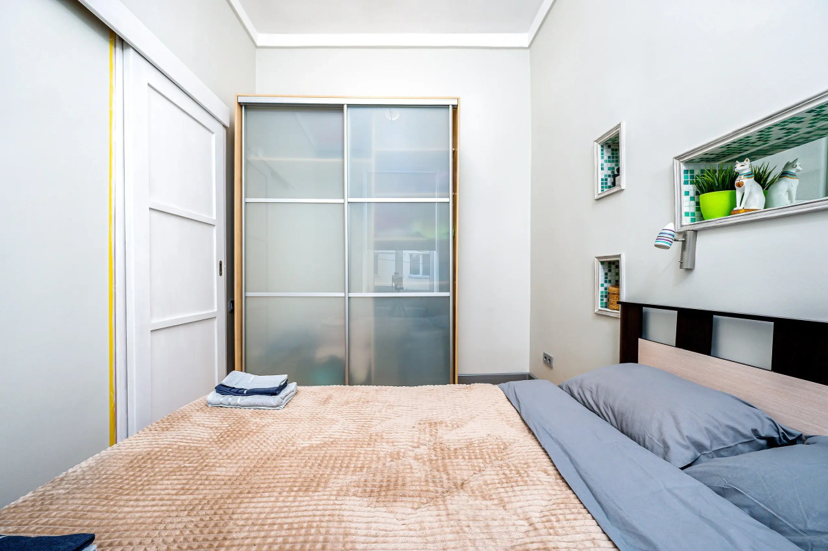 Апартаменты на Моисеенко 4