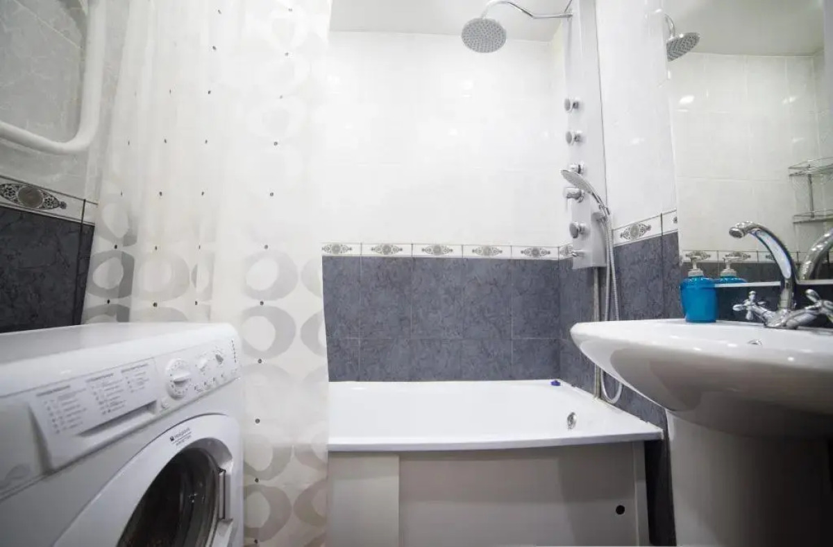 Апартаменты на Весны 17 (1 ком)