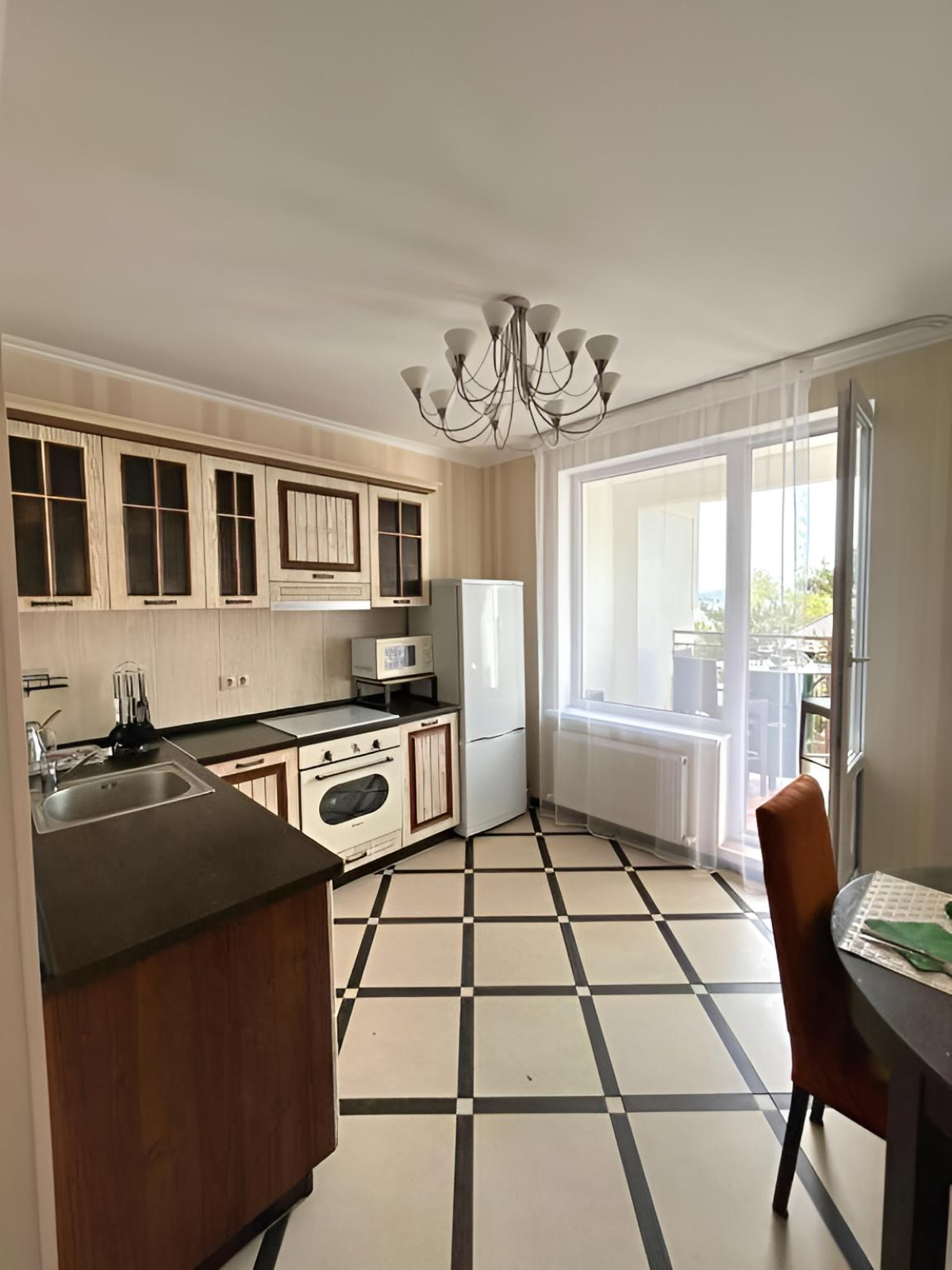 Улучшенные трехкомнатные апартаменты с террасой