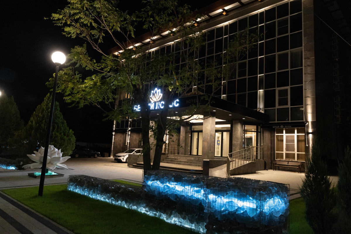 Отель Белый Лотос