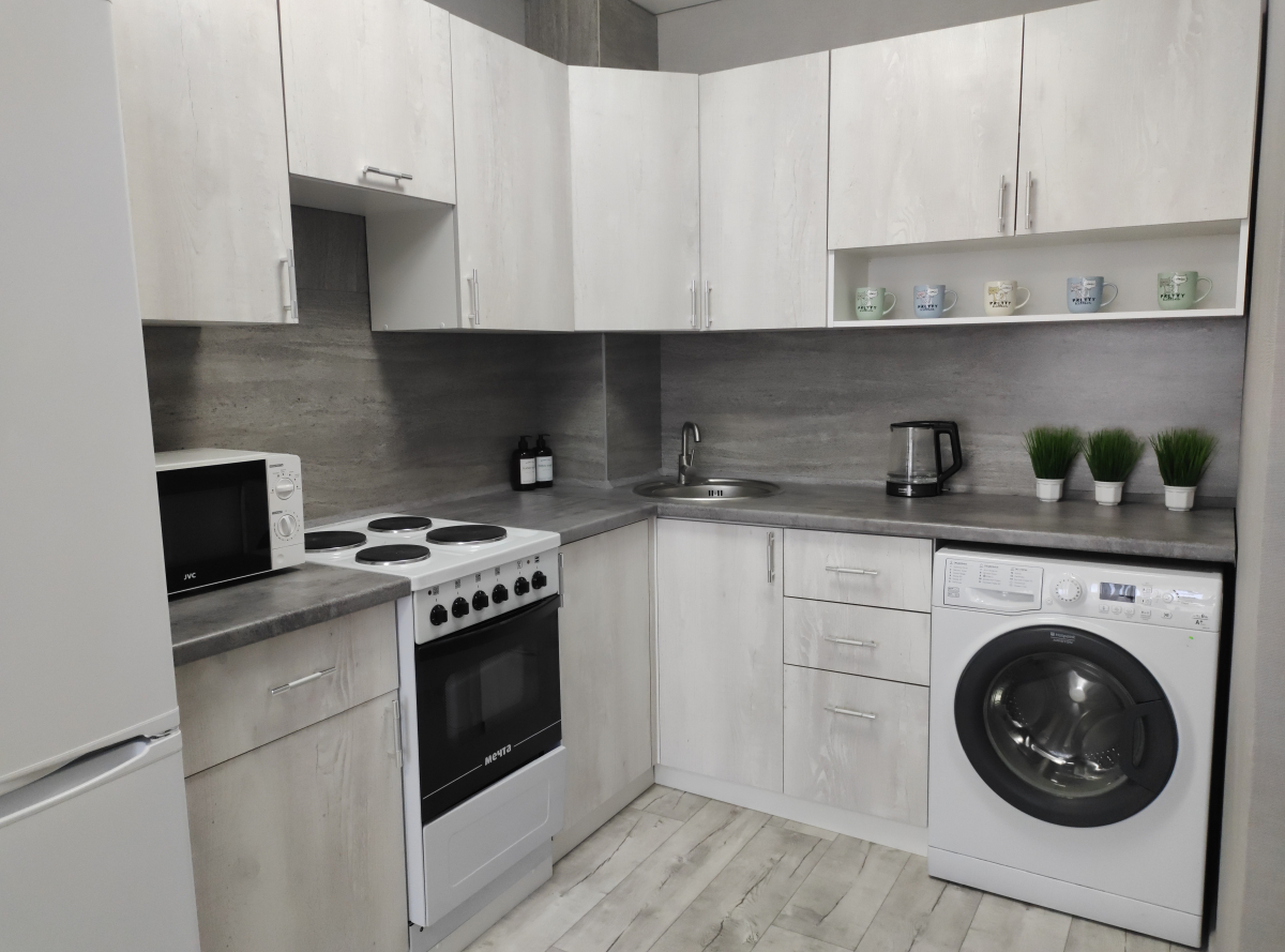 Апартаменты Вирджиния до 4 Чел. на Возрождения 51 Пятница Сеть Посуточных Квартир