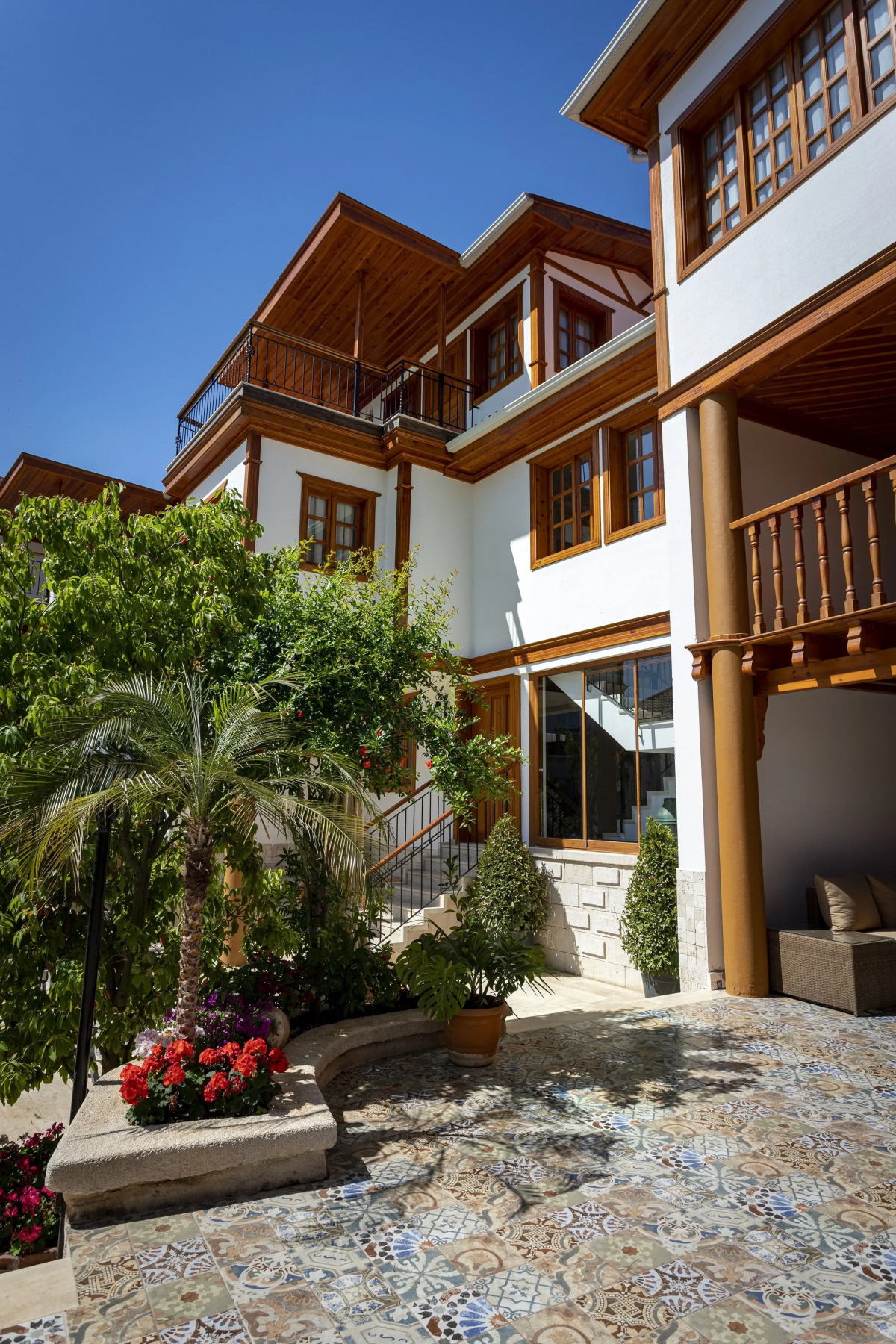 Отель WOO Town Suites