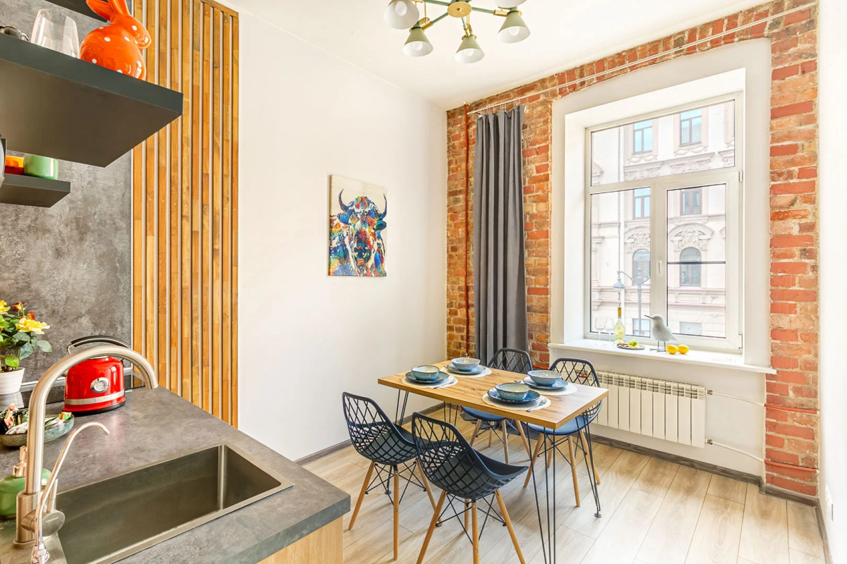 Апартаменты на Большом 13 Балкон