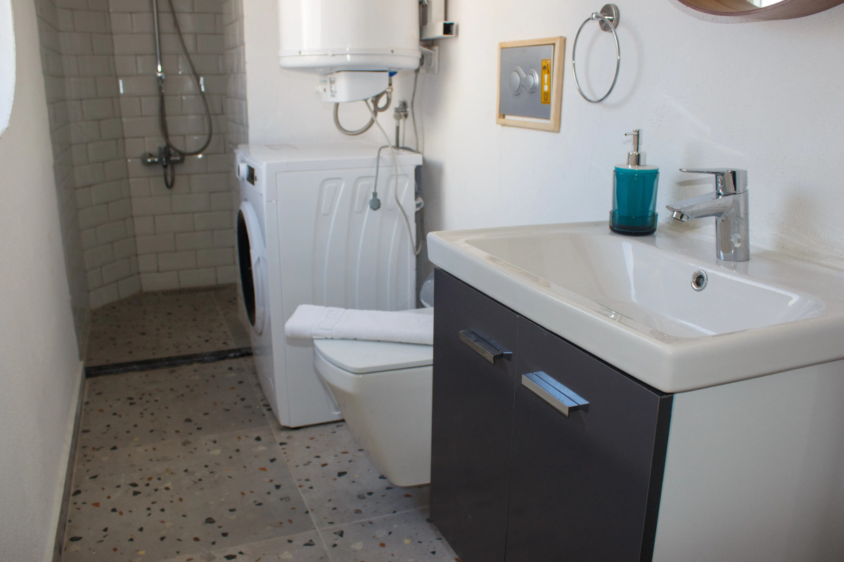 Отель Aloha Suites