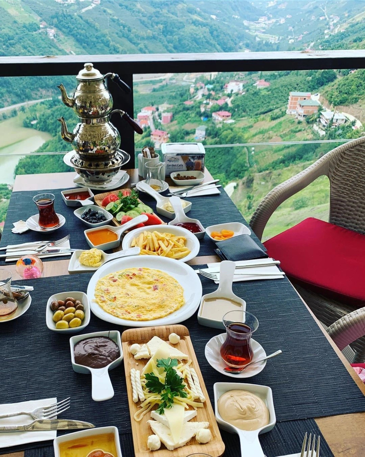 Курортный отель Sera Lake Resort