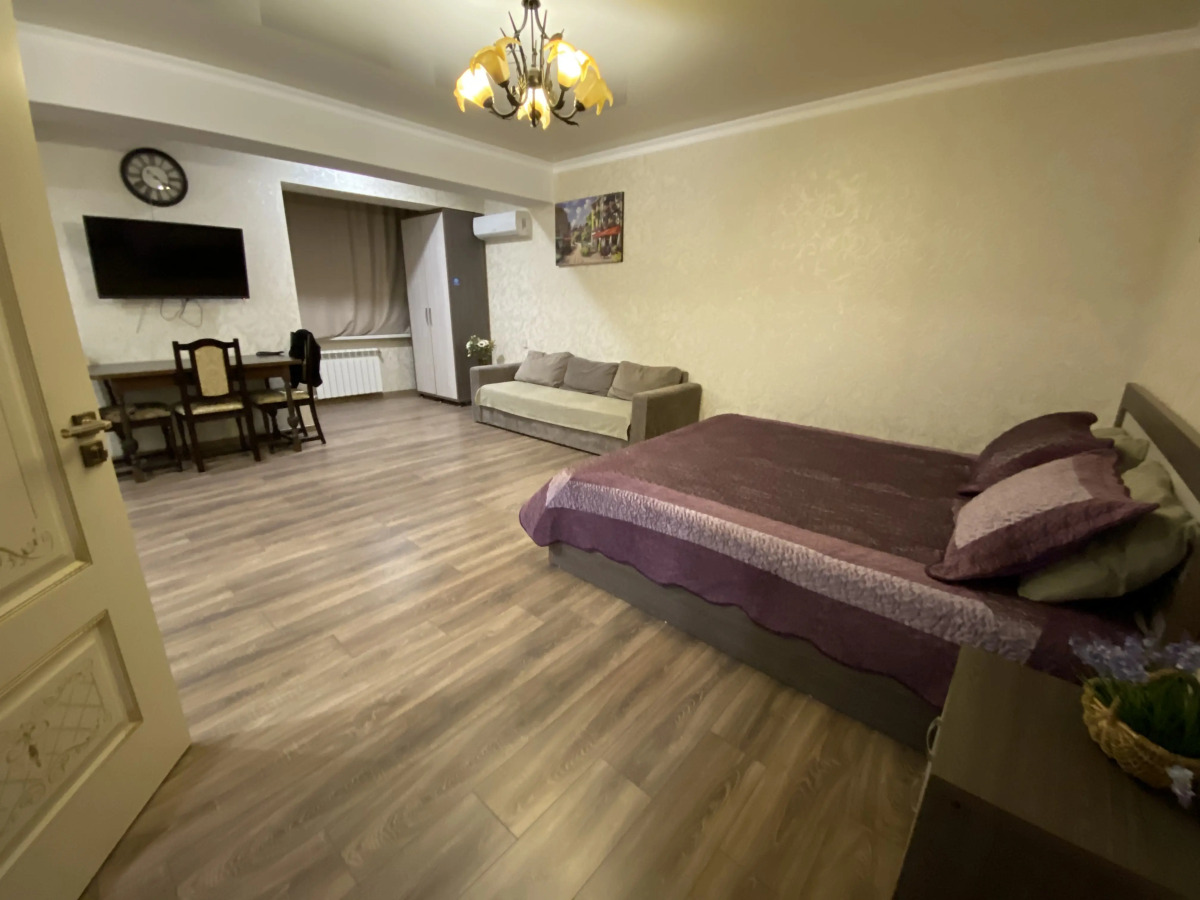 Апартаменты Студия в новостройке на первом этаже